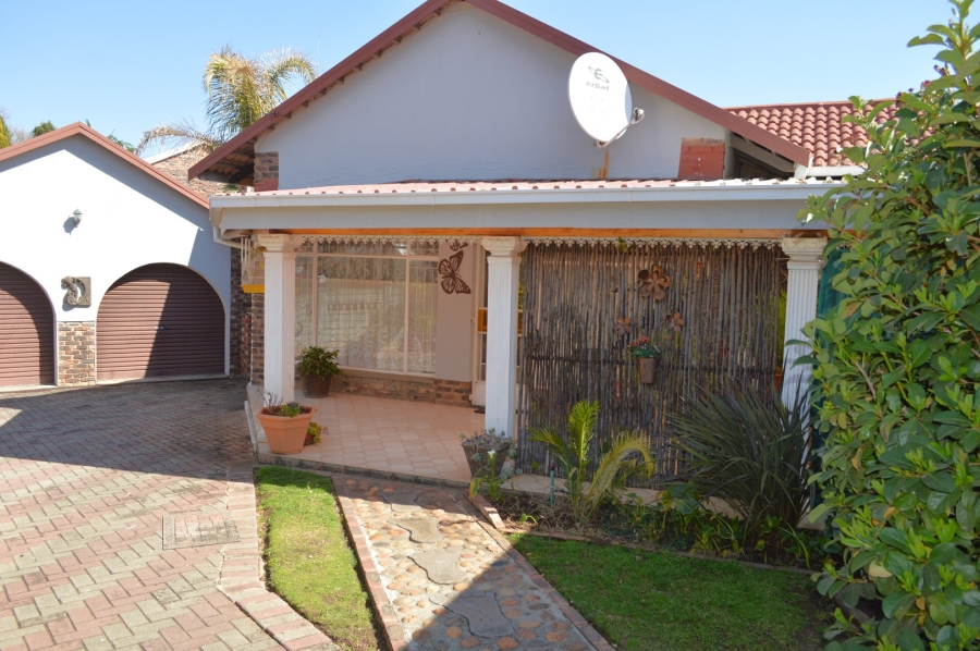 4 Bedroom Property for Sale in Wilkeville North West